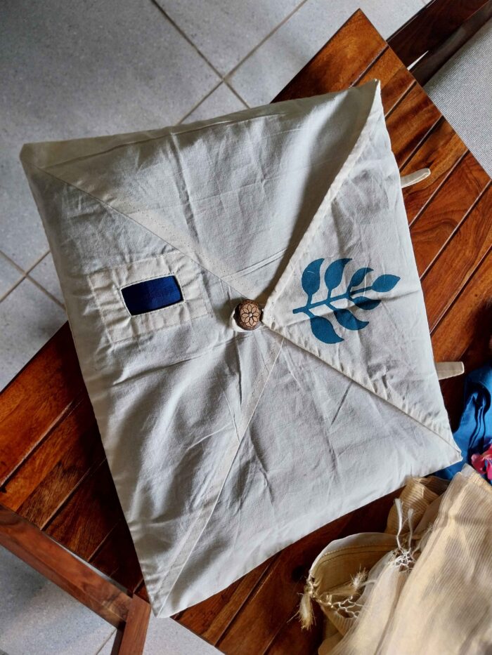 Cotton Saree Bag with window - Image 2